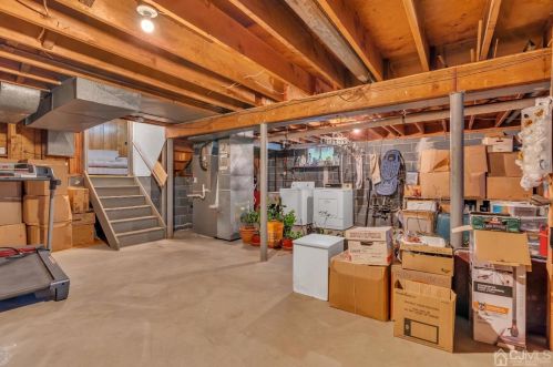 4 Plymouth Ln, East Brunswick NJ  08816-3321 exterior