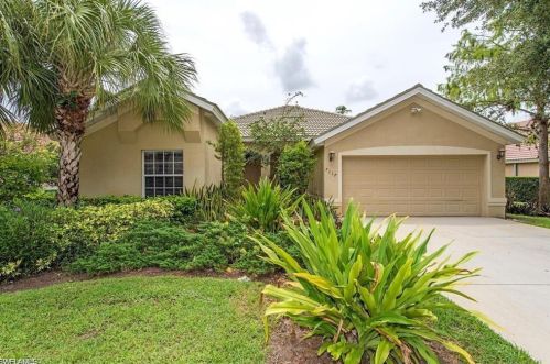 7117 Timberland Cir, Naples FL  34109-7839 exterior