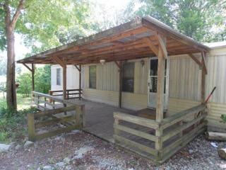 1528 Cedar Creek Landing Rd, Linden, TN 37096-4706