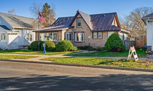 1418 Stoughton Ave, Tomah, WI 54660-2534