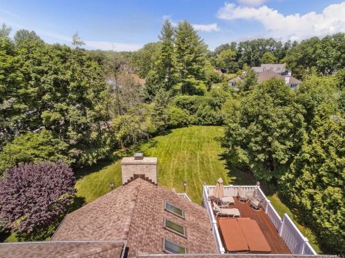 62 Stratton Rd, Scarsdale, NY 10583-7724