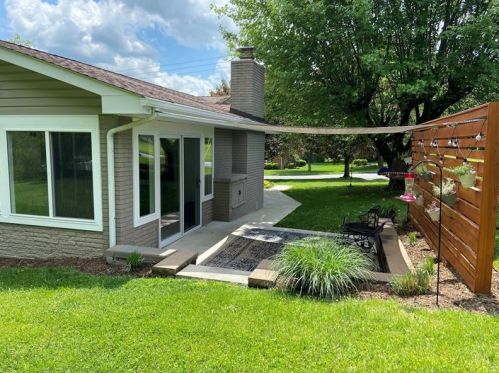 1124 Monastery Dr, Latrobe PA 15650-2726 exterior