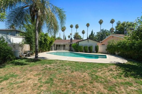 6747 Blewett Ave, Van Nuys CA  91406-6014 exterior