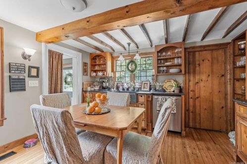 130 Osborne Hill Rd, Fishkill NY  12524-2515 exterior