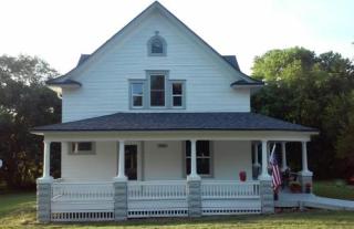 326 5th St, Holland, NE 68372-9816