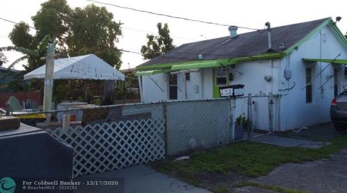 326 16th St, Dania Beach, FL 33004-4250