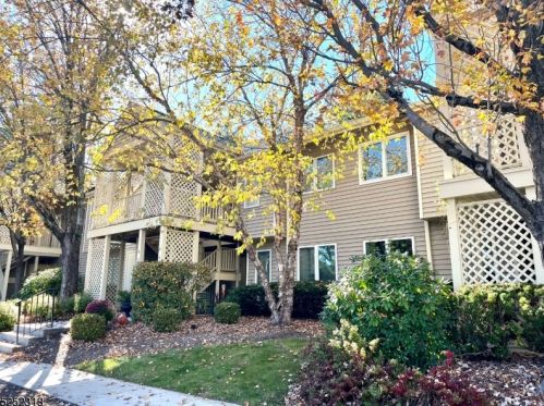 6 Troon Ter, Annandale NJ  08801-1601 exterior
