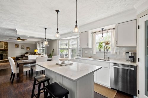 705 Kingswood Ln, Mc Donald PA  15057-2666 exterior