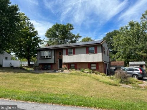 145 Bobby Jones Dr, Etters, PA 17319-9511