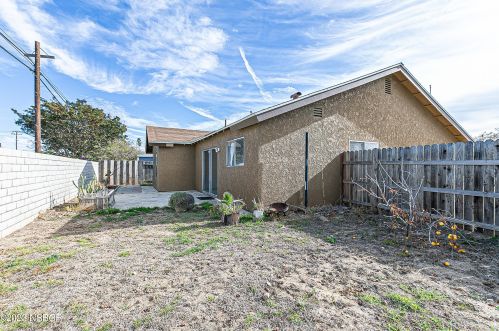 1061 Wildwood Rd, Santa Maria CA  93454-2442 exterior