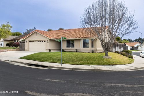 704 Richmind Ct, Santa Maria, CA 93455-7133