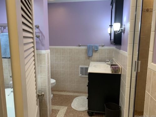 231 George St, Middletown CT 06457-6708 exterior