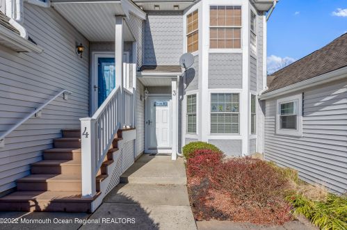 3 Evergreen Ct, East Freehold, NJ 07728-4118