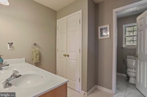 436 Spyglass Hill Dr, Charles Town WV  25414-4053 exterior