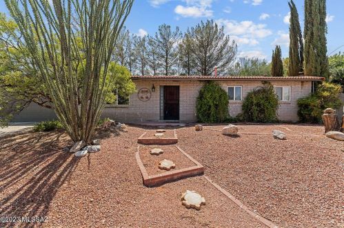 1066 Abrego Dr, Green Valley, AZ 85614-3334