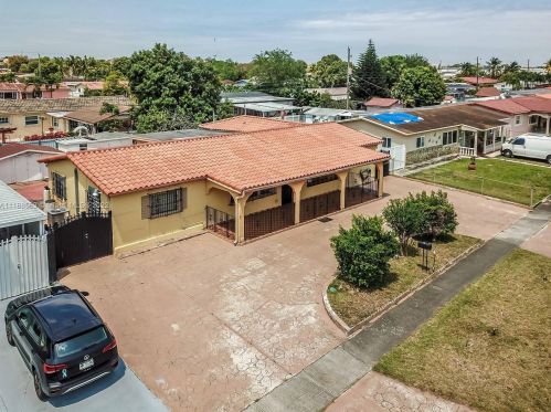 1380 5th Ct, Hialeah, FL 33010-2933