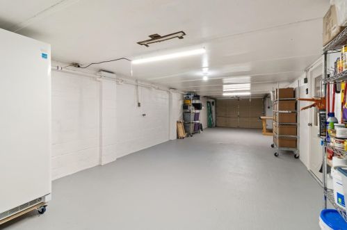 6 Orchard Dr, Flemington NJ  08822-1527 exterior