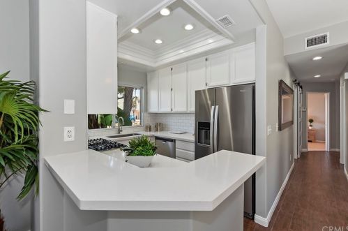 126 33 St, Newport Beach CA  92663-3028 exterior