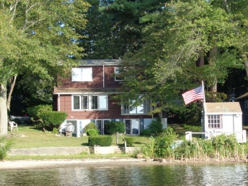5 Hickory St, Lyme, CT 06371-3602