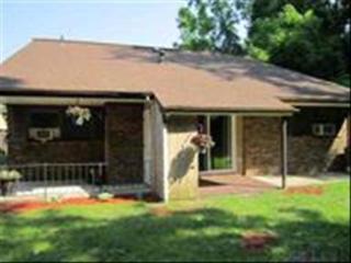 6 Brookview Ln, Troy NY  12180-6226 exterior