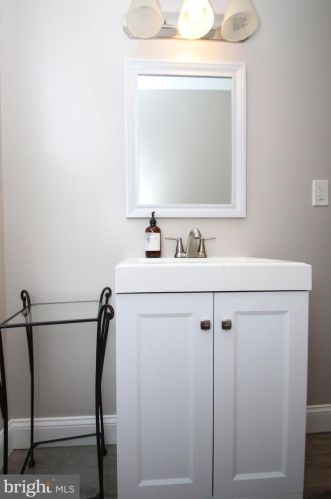 5121 Hazel Ave, Philadelphia PA 19143-1512 exterior