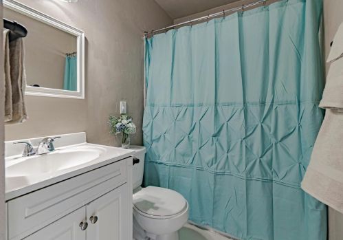 431 Delta Dr, Woodland CA 95695-5425 exterior