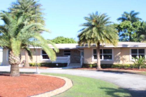 1729 Canal St, Belle Glade, FL 33430-1667