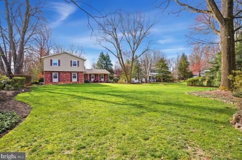 3233 Betsy Ln, Herndon, VA 20171-1615