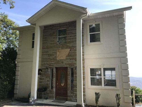 1960 Saint Moritz Dr, Gatlinburg, TN 37738-3829