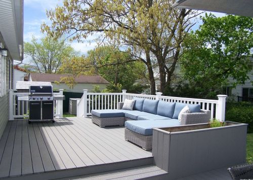 16 Avondale Dr, South Setauket NY  11720-2836 exterior