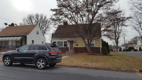 151 Mary Ave, Perth Amboy, NJ 08863-1545