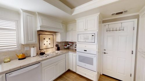 3960 Michelle Lynn Ct, Turlock CA  95382-8518 exterior