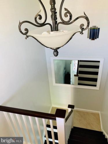 7221 Erdrick St, Philadelphia PA 19135-1014 exterior