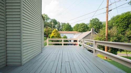 731 Hillville Rd, Karns City PA  16041-3303 exterior
