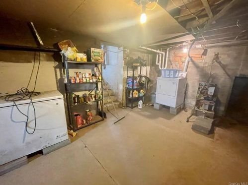 13 Spruce Rd, Middletown NY  10940-7523 exterior