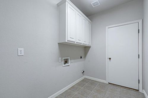 2509 Stillwater Ct, Lewisville TX  75022-8039 exterior