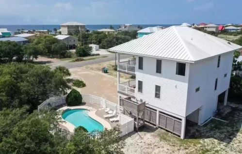 949 Gulf Beach Dr, Saint George Island FL  32328-3002 exterior