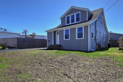 35 Woodrow Ave, Bridgeport, CT 06606-3936