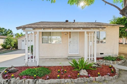 7314 Luxor St, Downey, CA 90241-4334