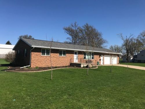 418 West St, Earlville, IA 52041-9760