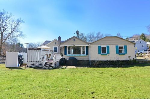 7 Dewey St, Putnam, CT 06260-1352