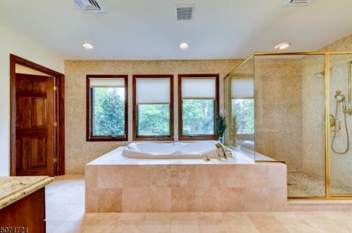 180 Cowperthwaite Rd, Bedminster NJ  07921-2904 exterior