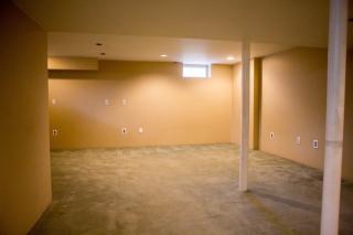 16 Obert Ct, East Brunswick NJ  08816-3581 exterior