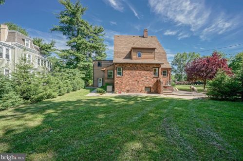 404 Maple Ave, Camden NJ  08109-2021 exterior