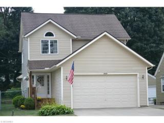 2574 Graham Ave, Akron, OH 44312-1555