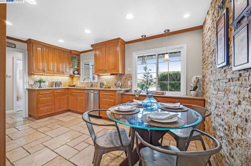 16244 Lyle St, San Leandro, CA 94578-1115