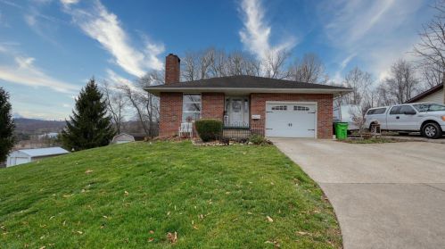 4 Garfield Ave, New Concord, OH 43762-1028