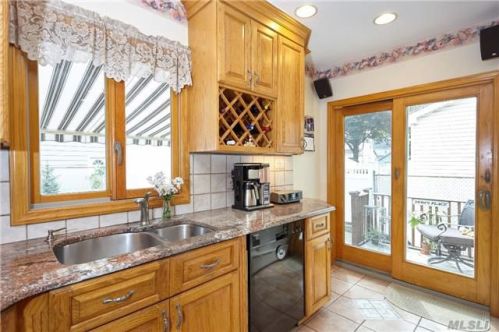 8817 242nd St, Jamaica, NY 11426-1240
