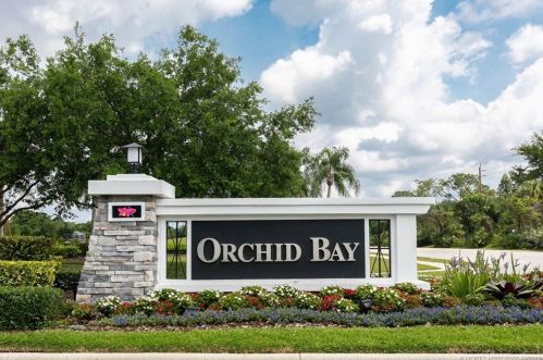 5002 Orchid Bay Dr, Palm City, FL 34990-8517