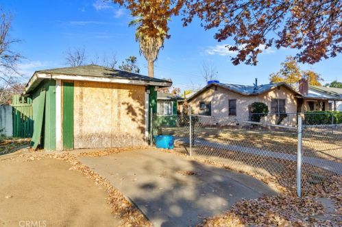 21 Eden Ave, Fresno, CA 93706-3040